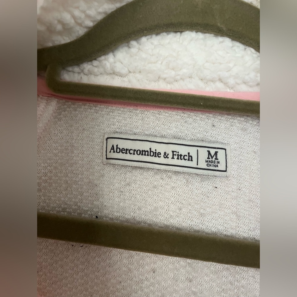 Abercrombie & Fitch Pink White Quilted Sherpa Pullover Size Medium - Picture 6 of 11